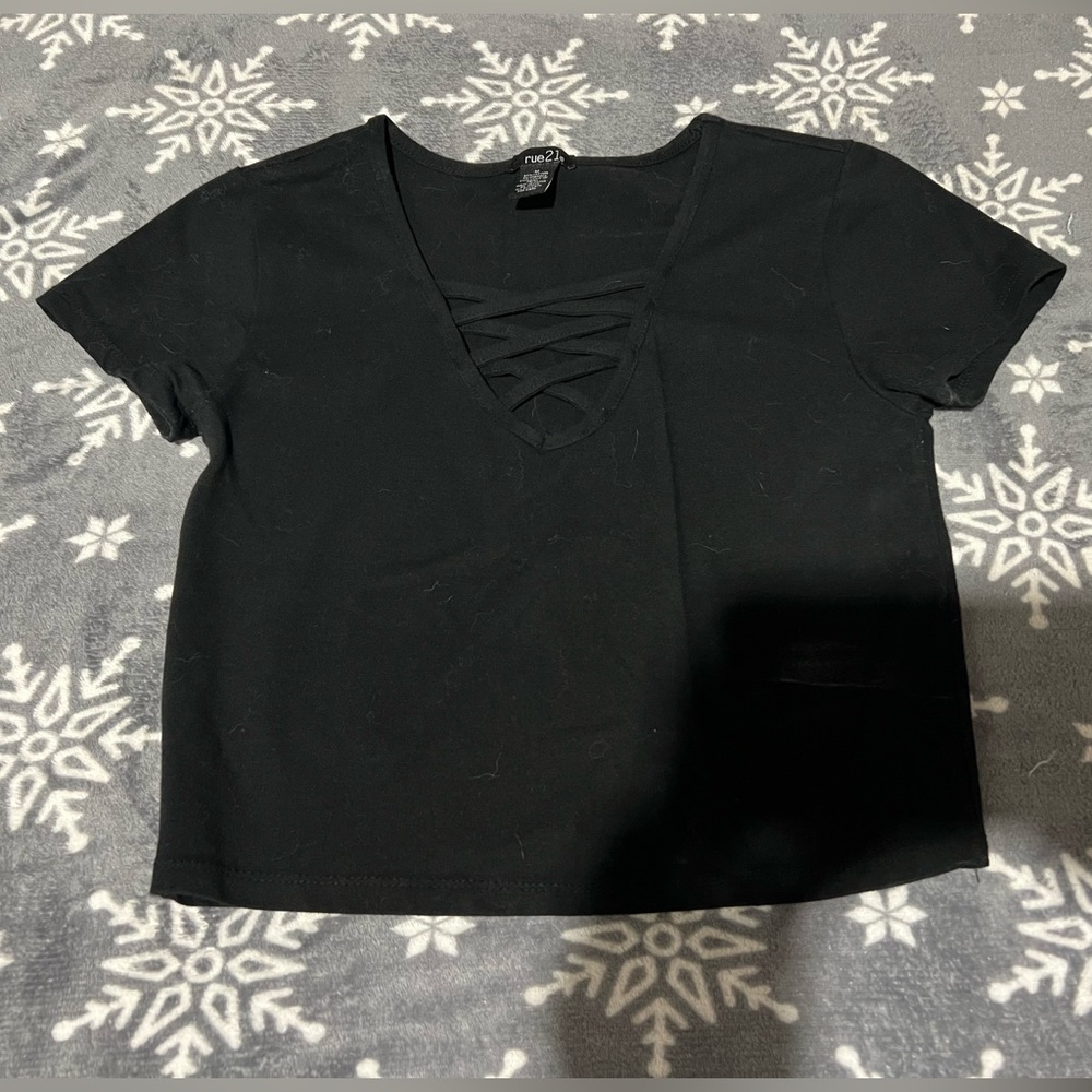Criss cross neck crop tshirt